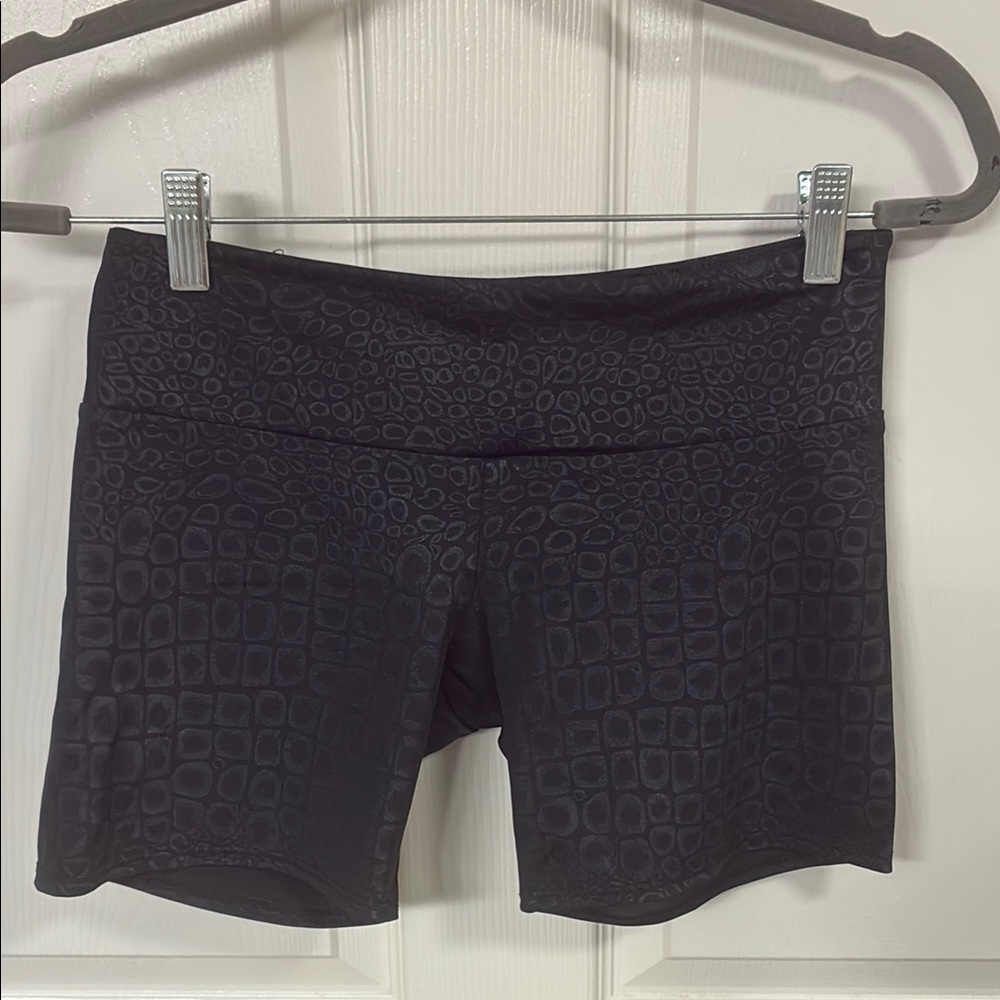 Onzie Yoga Black Women's Shorts